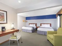 Baymont by Wyndham Dubuque Hotels in Dubuque