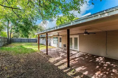 Amazing 4 bedroom house w/full amanities,close to hospitals/shopping/city center Hotels near Czech Heritage Museum and Genealogy Center