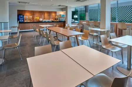 City Express by Marriott Hermosillo Отели рядом с достопримечательностью «Museum of Popular Cultures of Sonora»