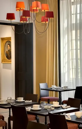 College des Doctrinaires Отели в г. Лектур