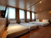 Kontena Hotel Hotell i Temas