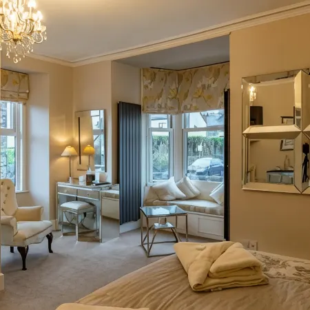 Holly Lodge Guest House with Free Off Site Health Club