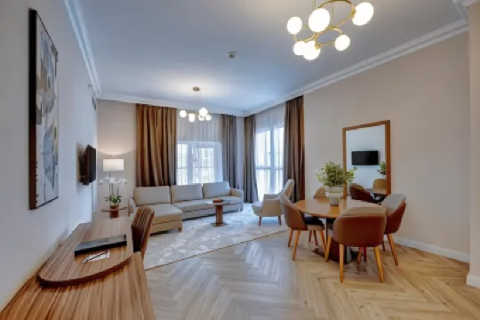 リージェンシー ラグジュアリー スイーツ アメリカン・ユニバーシティ・イン・ドバイ周辺のホテル