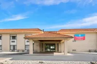 SureStay Plus by Best Western Windsor Hotels near Dieppe Gardens