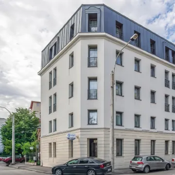 Venis Boutique Hotel Hoteles cerca de The North Train Station