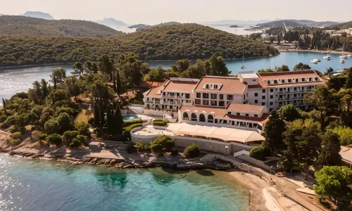 Aminess Younique Liburna Hotel فنادق في كوركولا
