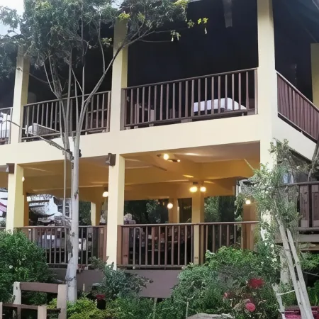 Monn Phu Phrai