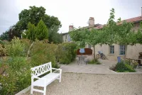 Chambres d'Hôtes du Clos Semper Felix Hotels in Sainte-Bazeille