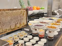 The Central Point Hotel Baku