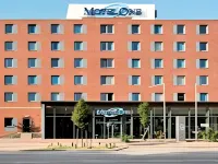 Motel One Hamburg Airport - 3-نجوم