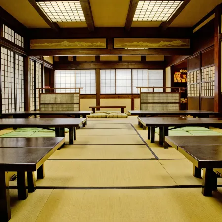 Iroriyado Hidaya Отели рядом со станцией JR Hozue Station