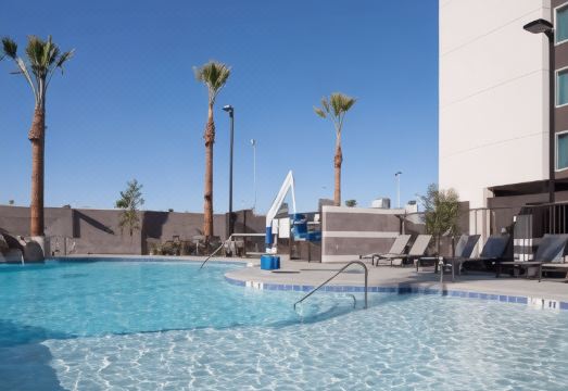 1. 홈우드 스위트 ..