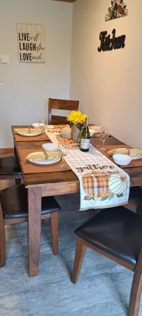 Cozy chalet minutes from Okemo Mtn & VAST