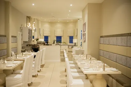 Deep Blue Hotel & Hot Springs Отели в г. Уоррнамбул