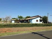 House on the Riviera of Sta. Cristina XIII with pool Hotels in Paranapanema