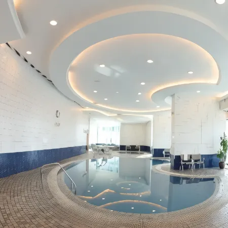 Tamani Marina Hotel & Apartments