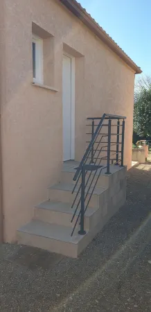 Single-storey 2-bedroom gite Отели рядом с достопримечательностью «Camping Les Cigales , 3 étoiles»