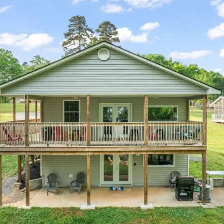 Dockside Dreamz #1 w/beach and dock - Close to Clarksville and Bluestone launch