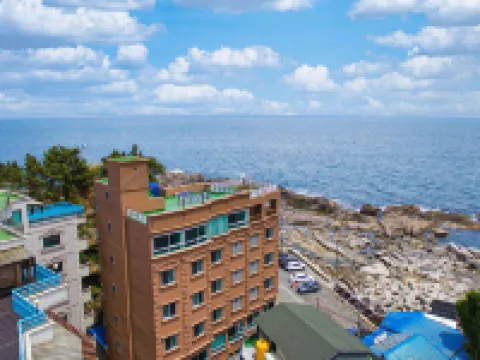 Sok-Cho Travel Hotel Hotels near Dongmyeong Port