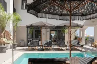 阿莫斯套房飯店