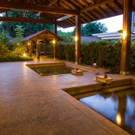 Jing Cheng Earthsea SPA Holiday Center