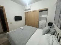 2Br Beach Apartment -Pool and Balcony- 4 Min to Beach - 2-Star