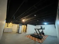-Peloton Bike+Tread-Fenced Outdoor Space-Deck+Grill-Luxury Beds- - balcón