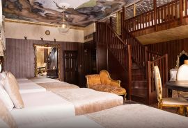 White Star Line Hotel