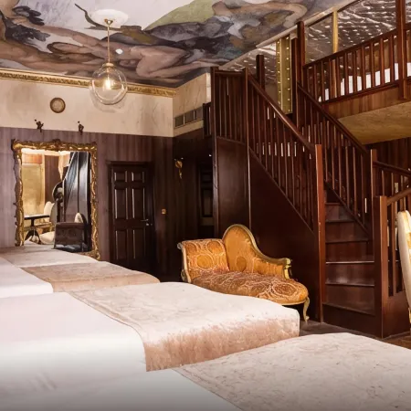White Star Line Hotel