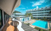 Blue Carina Hotel(Central Phuket) - Rooftop Pools