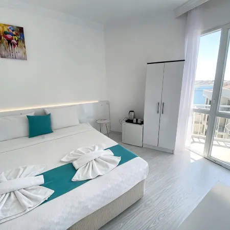 Minerva Port Hotel