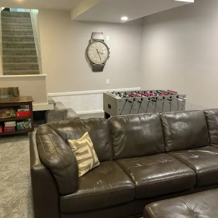 Newly remodeled Clean Spacious 5-bedroom  House with AC, WiFi,