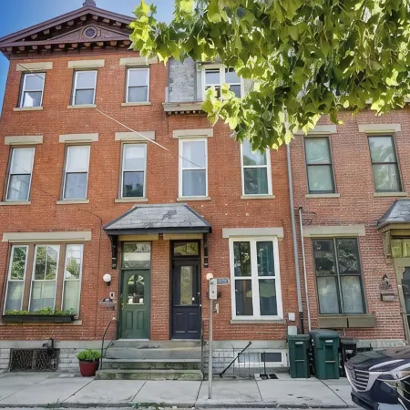 Historic Mt. Adams Townhome-Walkable-Sleeps 10