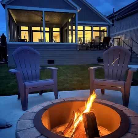4-Bedroom House on Lake Wawasee with a Stunning, Screened in Porch!