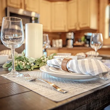 Cozy Smoky Mountain Cabin Retreat - close to all Major Attractions