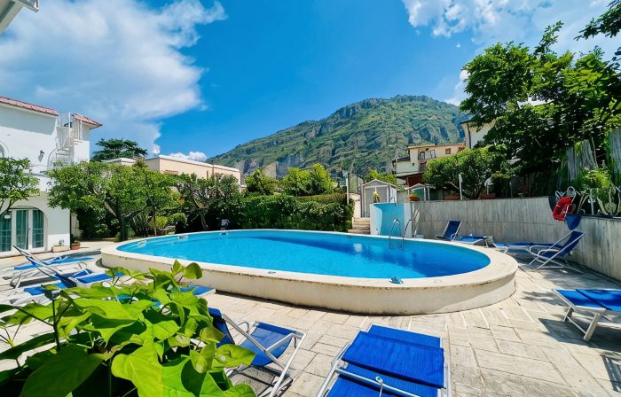 Villa Sorrento Meta