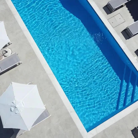 ID Holiday Living