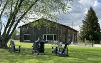 Private country suite on pond located In Amish country. Only 5 min from Norwich - 3-Star