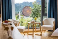 Floating clouds mountain luxury - วิวภูเขา