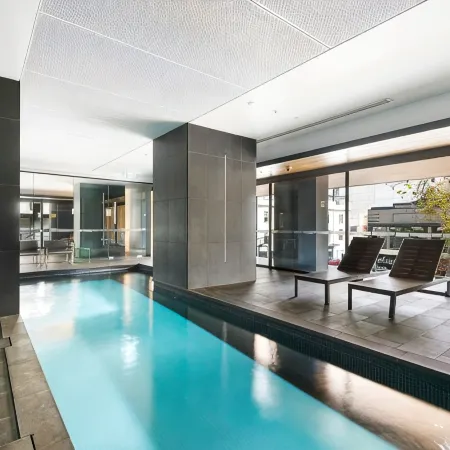 Unbeatable Location - Sleek 1BR  Melbourne Central