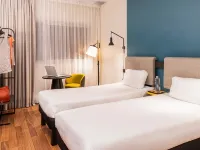 Ibis Madrid Aeropuerto Barajas Hotels near Barajas