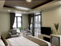 F & F Hotel - พร้อมระเบียง