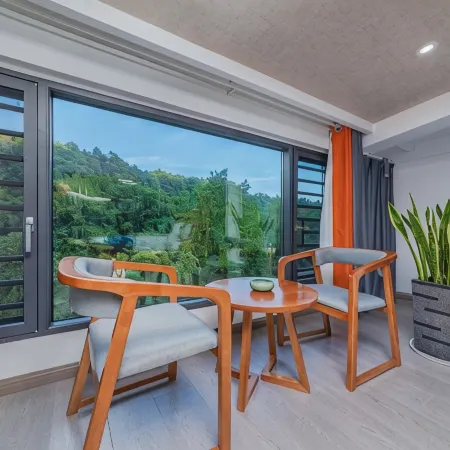 Fan Retreat · Riverside View Boutique Inn (East Gate, Mount Fanjing)