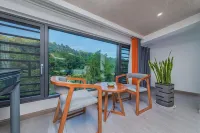 Fan Retreat · Riverside View Boutique Inn (East Gate, Mount Fanjing) - 3-Star