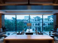 White Swan Hotel - 5-Star