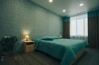 На набережной - Интернет