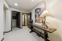 NEWLY REMODELED6 Bedrooms/3.5 Baths-Sleeps 14AWESOME VIEWS Hot Tub & Sauna