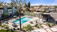 Desert Escape Townhome - Pool & Gym - Misafirhane