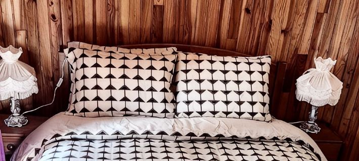 Rustic and comfortable accommodation in the heart of Loriga. Room for 8 people. Hotel a Seia