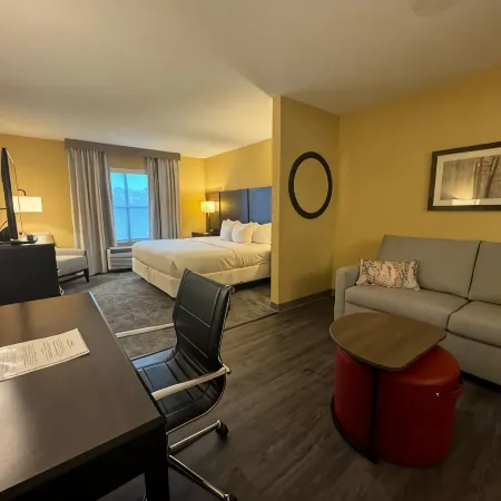 Comfort Inn & Suites